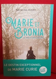 Marie et Bronia - Click to enlarge picture.